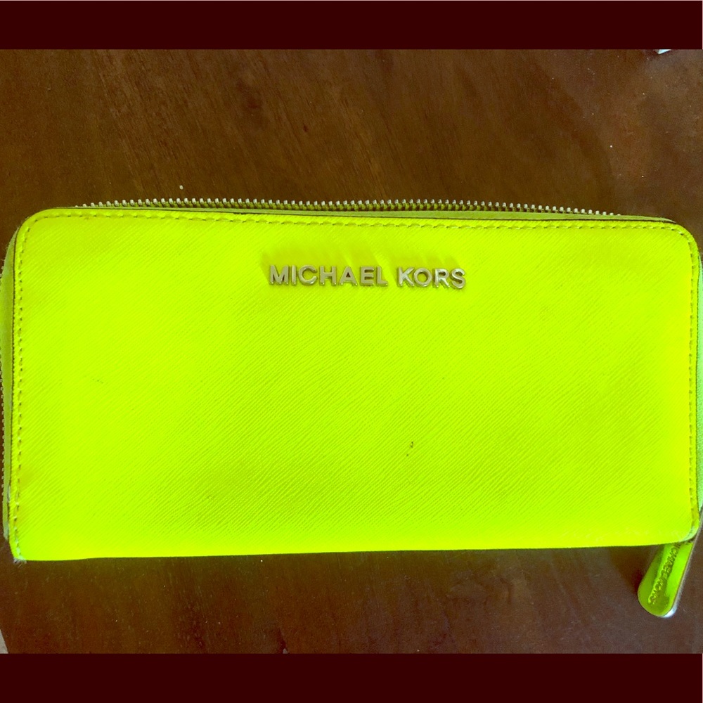 Michael kors wallet